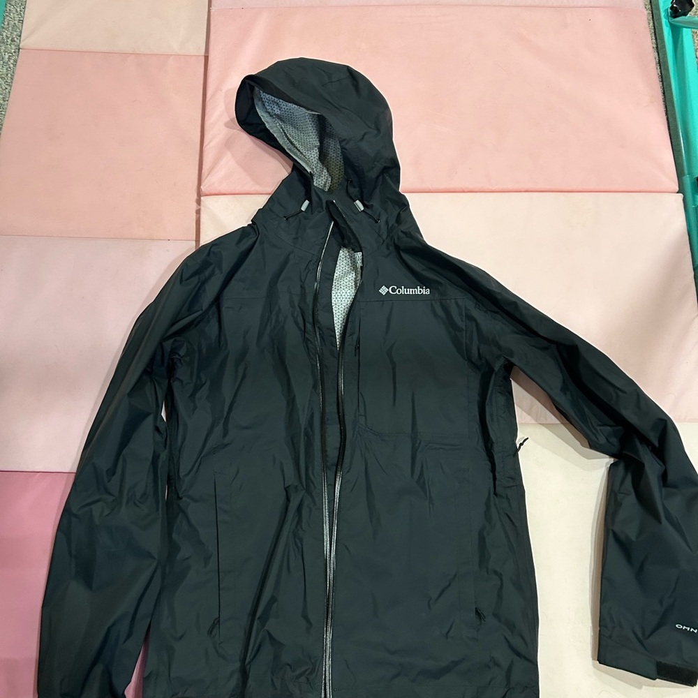 Columbia men's size med waterproof jacket.